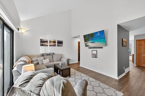 3925 W College Ave, Franklin, WI 53221 - #: 1935673