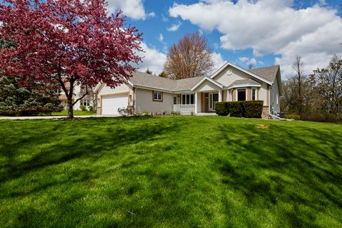 Photo of W265N6770 Yarotta Cir, Lisbon, WI 53089 (MLS # 1961254)