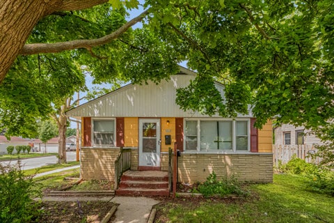 Photo of 5903 N 79th St, Milwaukee, WI 53218 (MLS # 1971486)