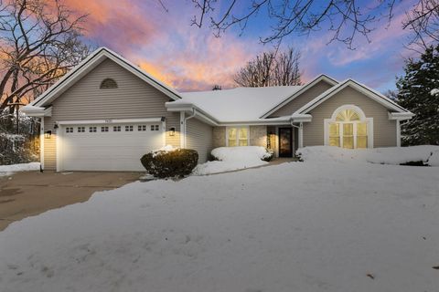 Photo of 7631 46th Ave, Pleasant Prairie, WI 53142 (MLS # 1944292)