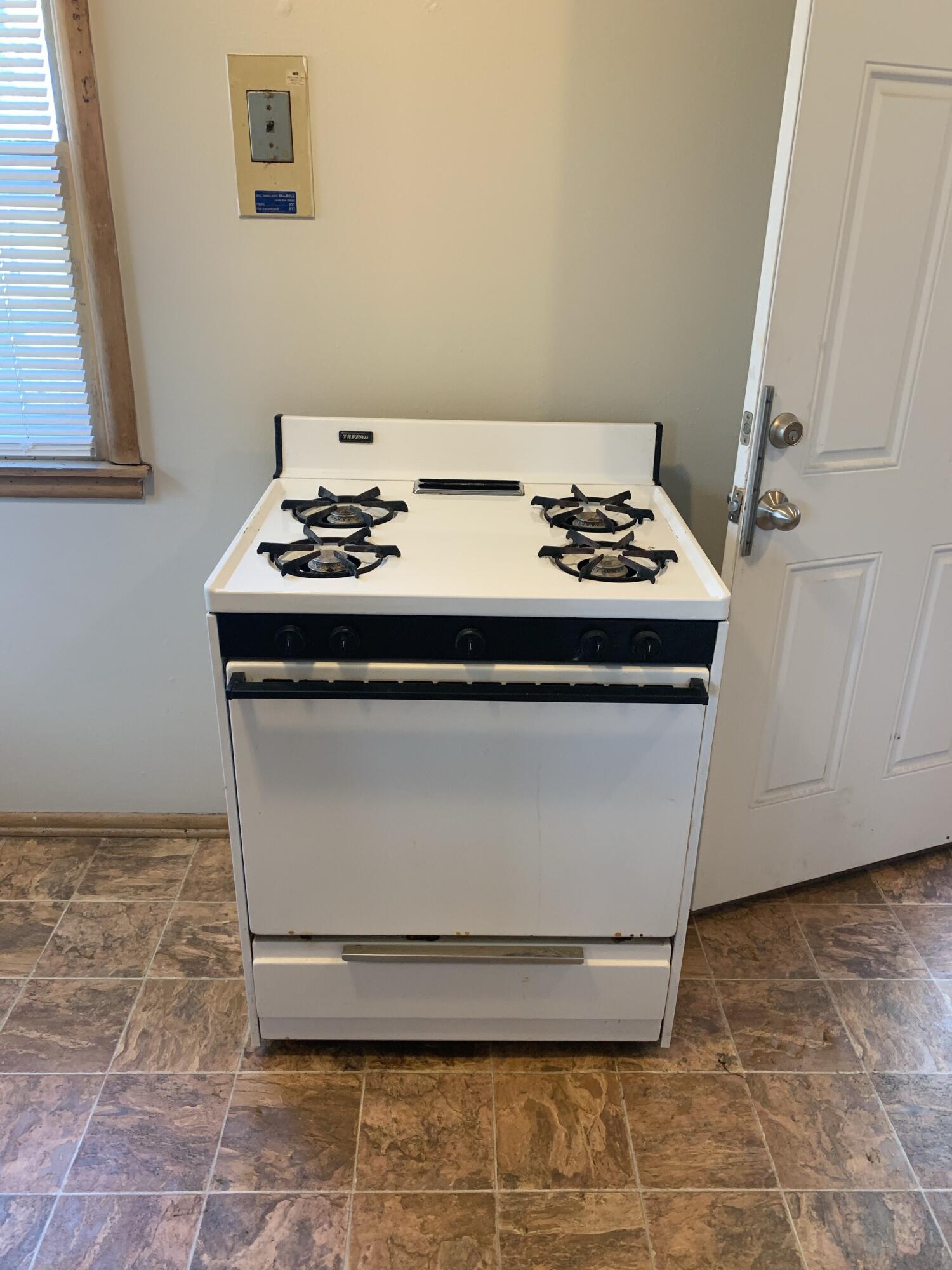 Milwaukee, Wisconsin 53218, United States, 2 Bedrooms Bedrooms, ,1 BathroomBathrooms,Residential,Active,110784