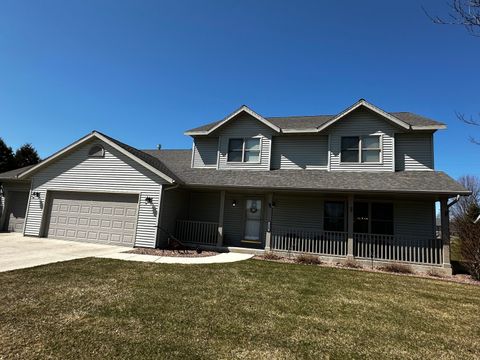 Photo of 129 Columbine Ln, Sheboygan Falls, WI 53085 (MLS # 1956765)