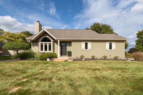 Photo of 5520 W Allwood Dr, Franklin, WI 53132 (MLS # 1938252)