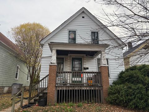 Photo of 2827 W Grant St, Milwaukee, WI 53215 (MLS # 1943876)