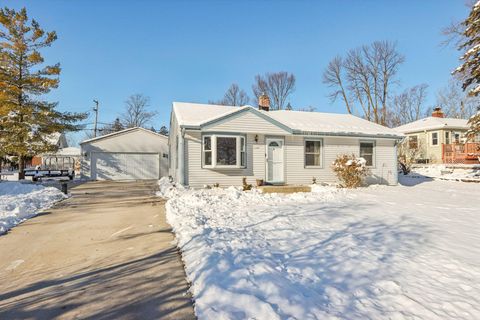 Photo of 1545 S 171st St, New Berlin, WI 53151 (MLS # 1945325)