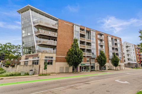 Photo of 1541 N Jefferson St, Milwaukee, WI 53202 (MLS # 1931861)