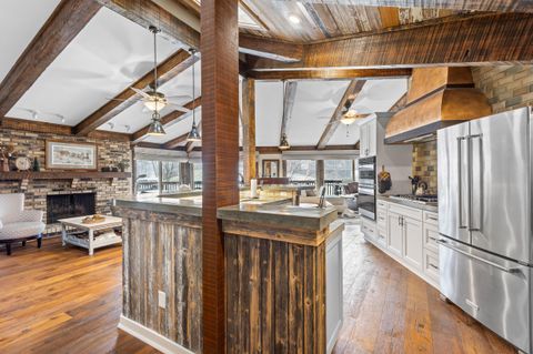 Photo of 890 Windsor Dr, Fontana, WI 53125 (MLS # 1953916)