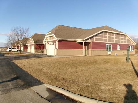 Photo of 606 Danube Ct, Sheboygan Falls, WI 53085 (MLS # 1950154)