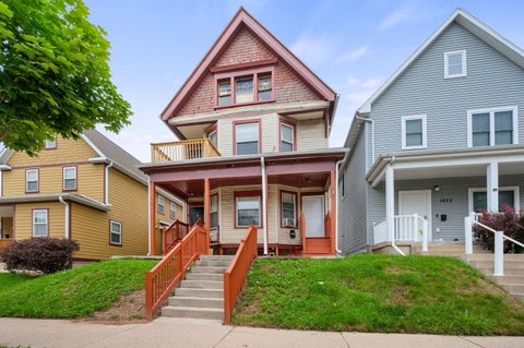 Photo of 1929 N 38th St, Milwaukee, WI 53208 (MLS # 1976161)
