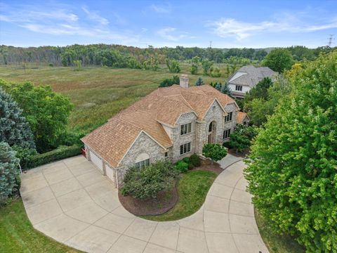 Photo of 19475 Summerhill Ln, Brookfield, WI 53045 (MLS # 1932973)