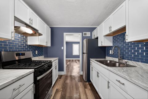 Photo of 4216 W Sheridan Ave, Milwaukee, WI 53209 (MLS # 1954080)