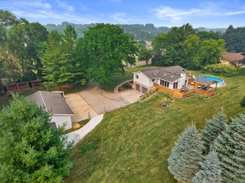 Photo of N5W27357 Northview Rd, Pewaukee, WI 53188 (MLS # 1972232)