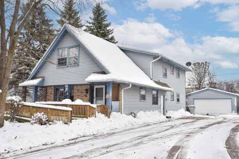 Photo of 11811 W Flagg Ave, Milwaukee, WI 53225 (MLS # 1944396)