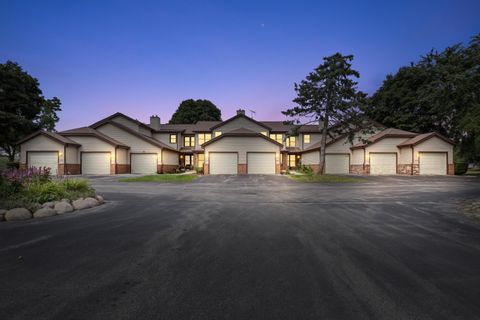 Photo of 8127 S Legend Dr, Franklin, WI 53132 (MLS # 1944581)