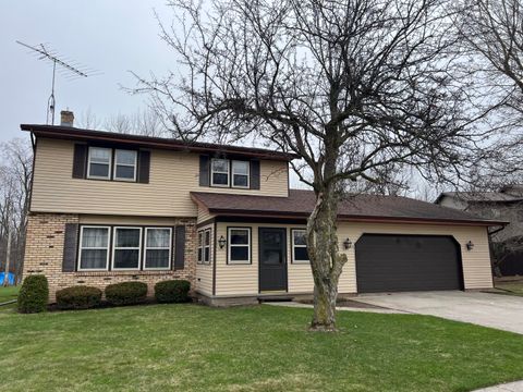 Photo of 1905 Knuell St, Manitowoc, WI 54220 (MLS # 1958524)