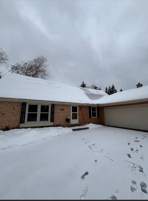 Photo of 3477 S Long Acre Dr, New Berlin, WI 53151 (MLS # 1945789)