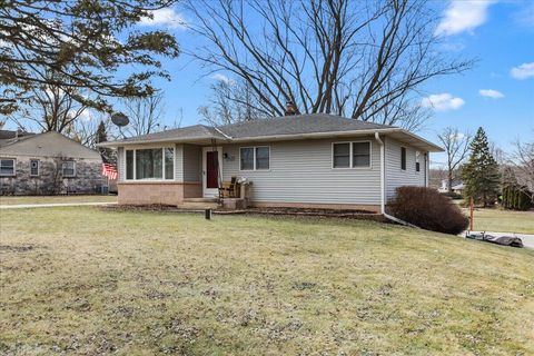 Photo of W189S7603 Circle Dr, Muskego, WI 53150 (MLS # 1951226)