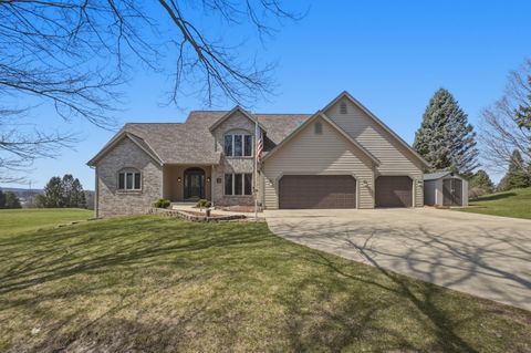Photo of S47W23665 Frontier Pass, Waukesha, WI 53189 (MLS # 1955887)