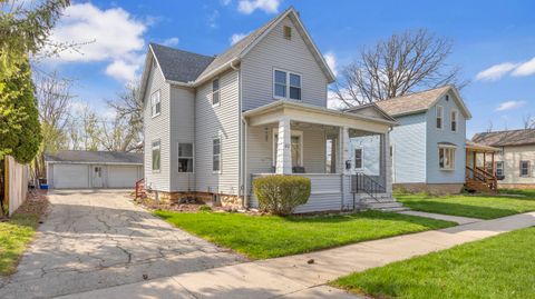 Photo of 430 Center St, Fond Du Lac, WI 54935 (MLS # 1959434)