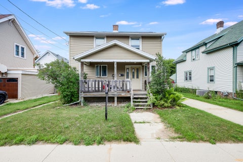 Photo of 1620 Hamilton St, Manitowoc, WI 54220 (MLS # 1976303)