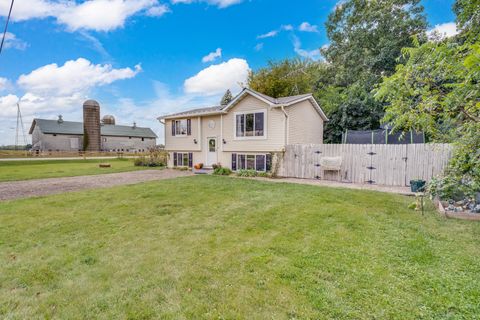 Photo of 11510 270th Ave, Salem Lakes, WI 53179 (MLS # 1939463)