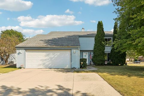 Photo of 8150 S Waring Dr, Oak Creek, WI 53154 (MLS # 1902882)