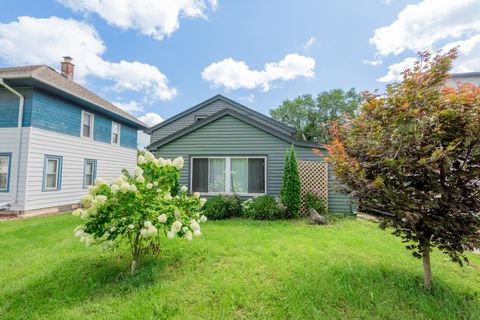 Photo of 824 S 109th St, West Allis, WI 53214 (MLS # 1944748)