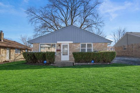 Photo of 5358 N 61st St, Milwaukee, WI 53218 (MLS # 1950179)