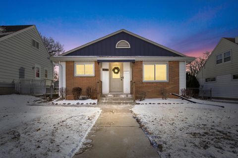 Photo of 818 S 94th St, West Allis, WI 53214 (MLS # 1947574)