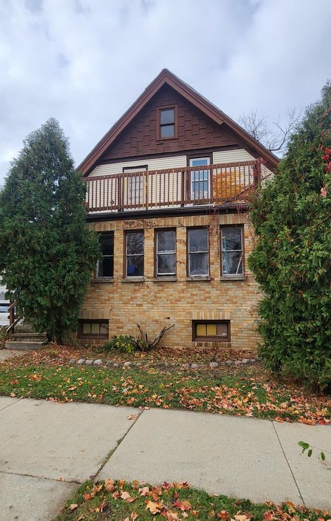 Photo of 305 N 60th St, Milwaukee, WI 53213 (MLS # 1942394)