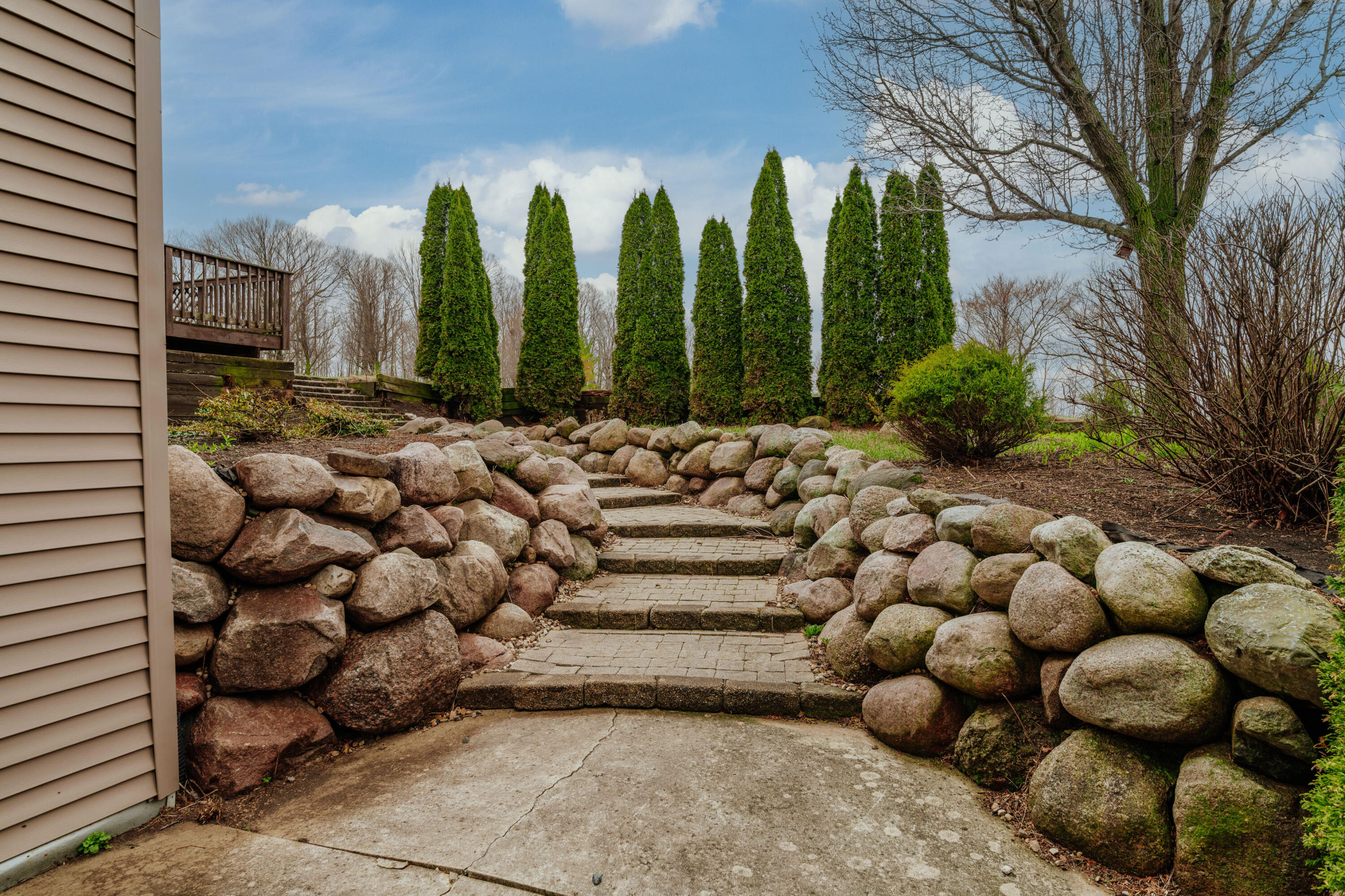 Farmington, Wisconsin 53021, United States, 5 Bedrooms Bedrooms, ,5 BathroomsBathrooms,Residential,Active,227836