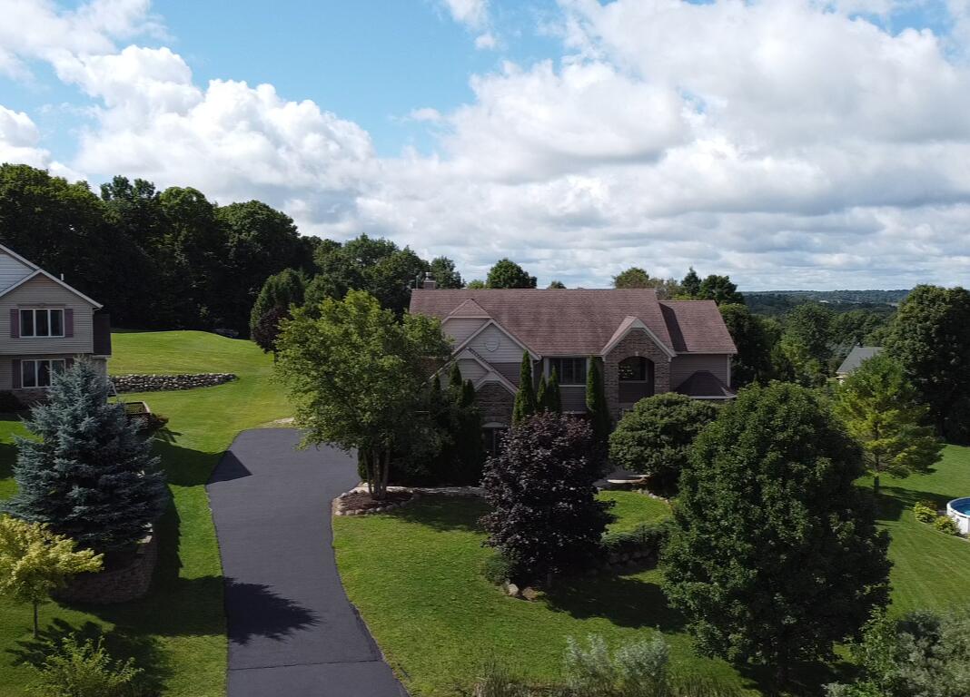 Farmington, Wisconsin 53021, United States, 5 Bedrooms Bedrooms, ,5 BathroomsBathrooms,Residential,Active,227836