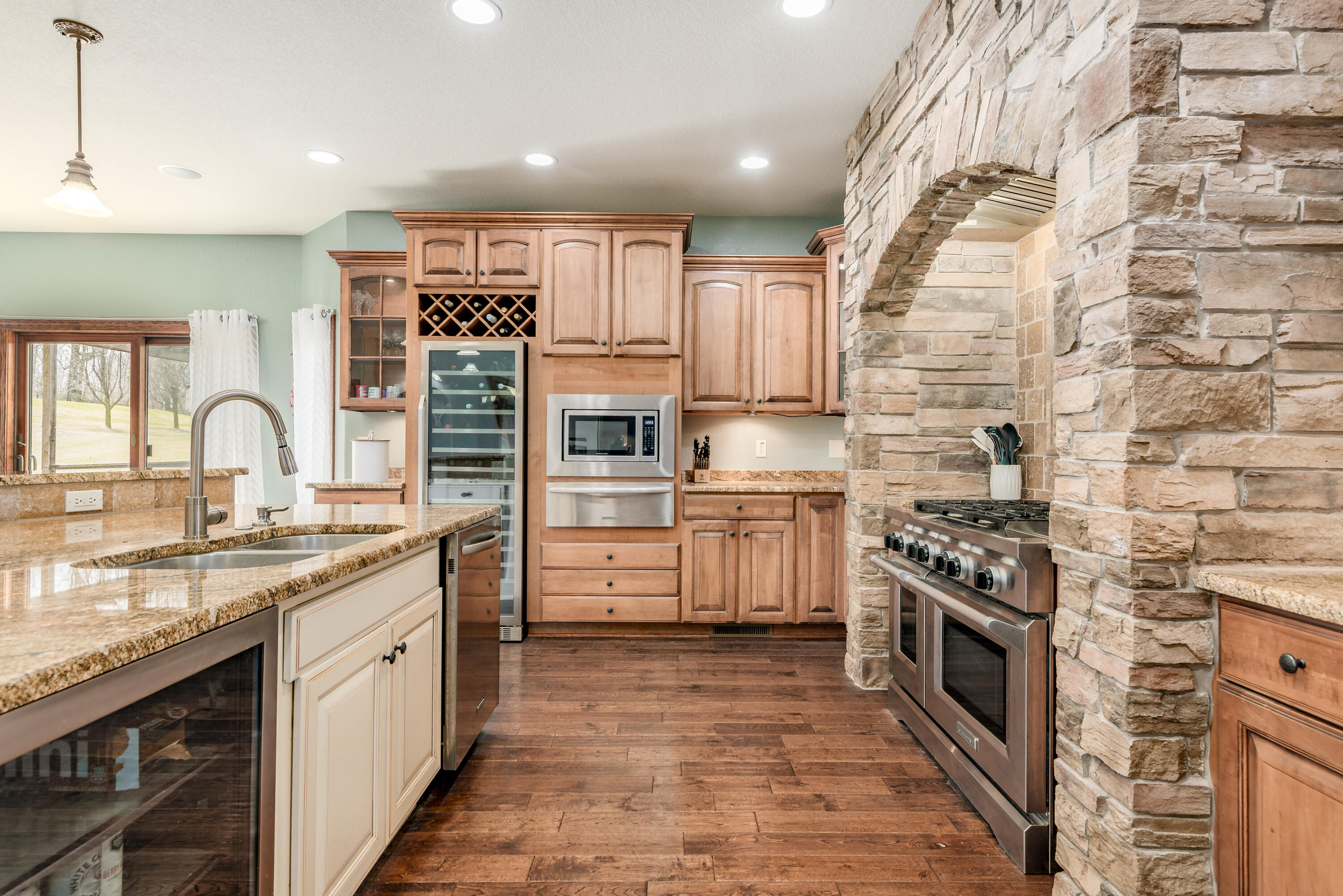 Farmington, Wisconsin 53021, United States, 5 Bedrooms Bedrooms, ,5 BathroomsBathrooms,Residential,Active,227836