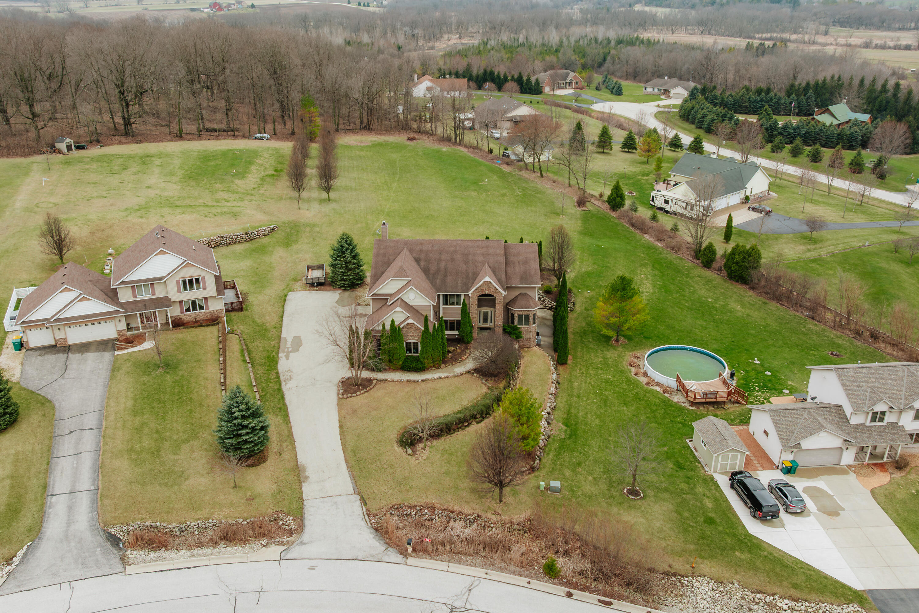 Farmington, Wisconsin 53021, United States, 5 Bedrooms Bedrooms, ,5 BathroomsBathrooms,Residential,Active,227836