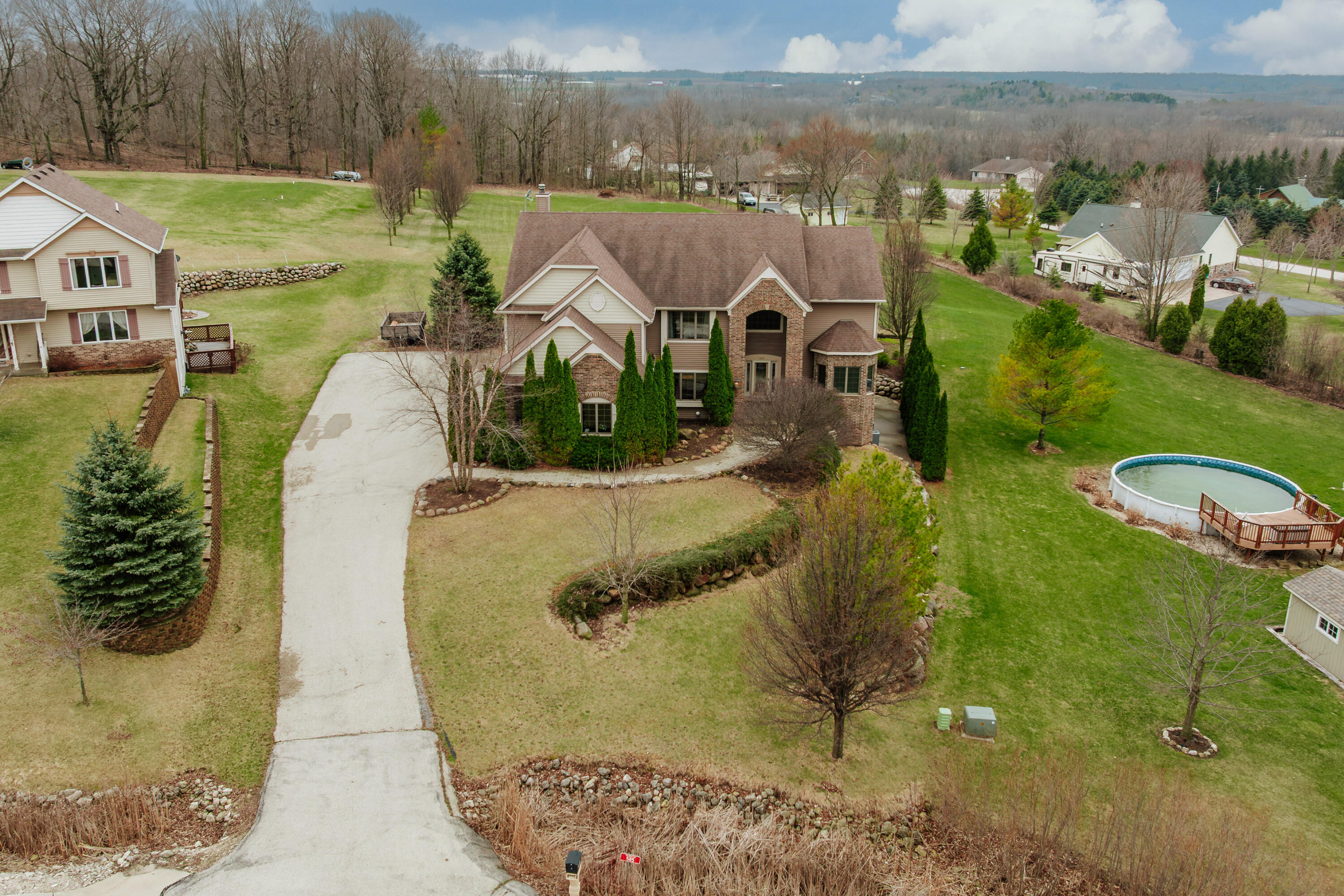 Farmington, Wisconsin 53021, United States, 5 Bedrooms Bedrooms, ,5 BathroomsBathrooms,Residential,Active,227836