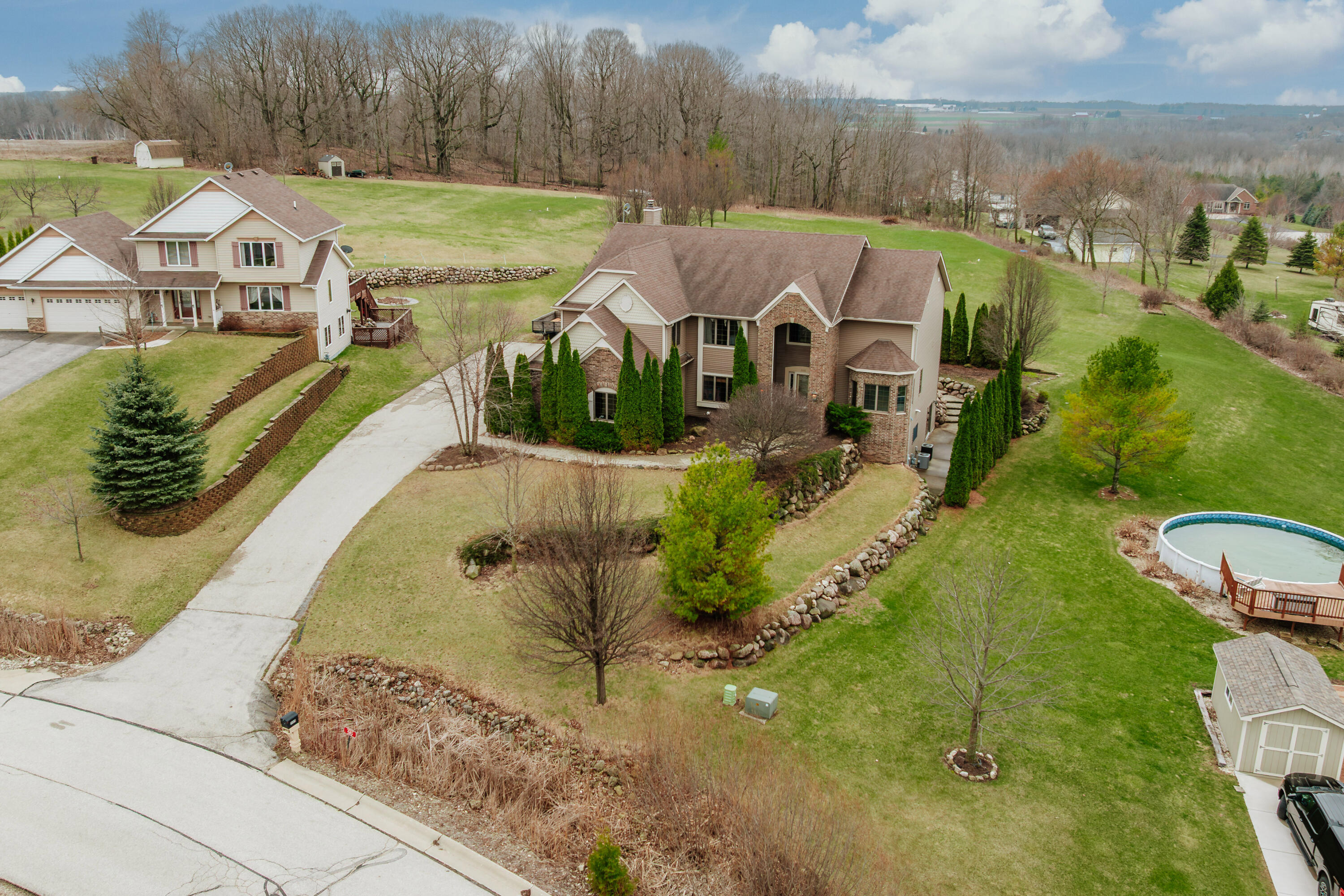 Farmington, Wisconsin 53021, United States, 5 Bedrooms Bedrooms, ,5 BathroomsBathrooms,Residential,Active,227836