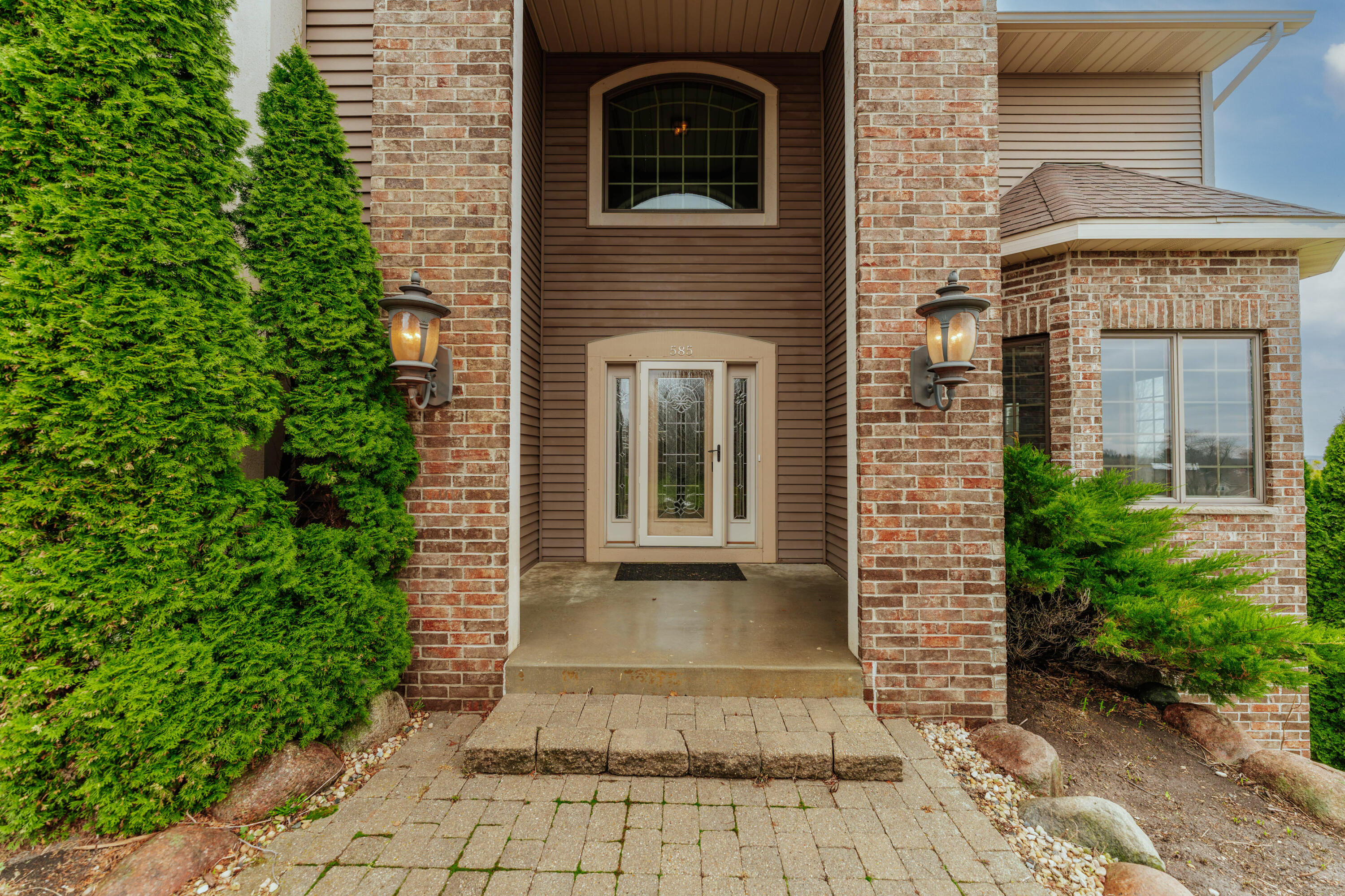 Farmington, Wisconsin 53021, United States, 5 Bedrooms Bedrooms, ,5 BathroomsBathrooms,Residential,Active,227836