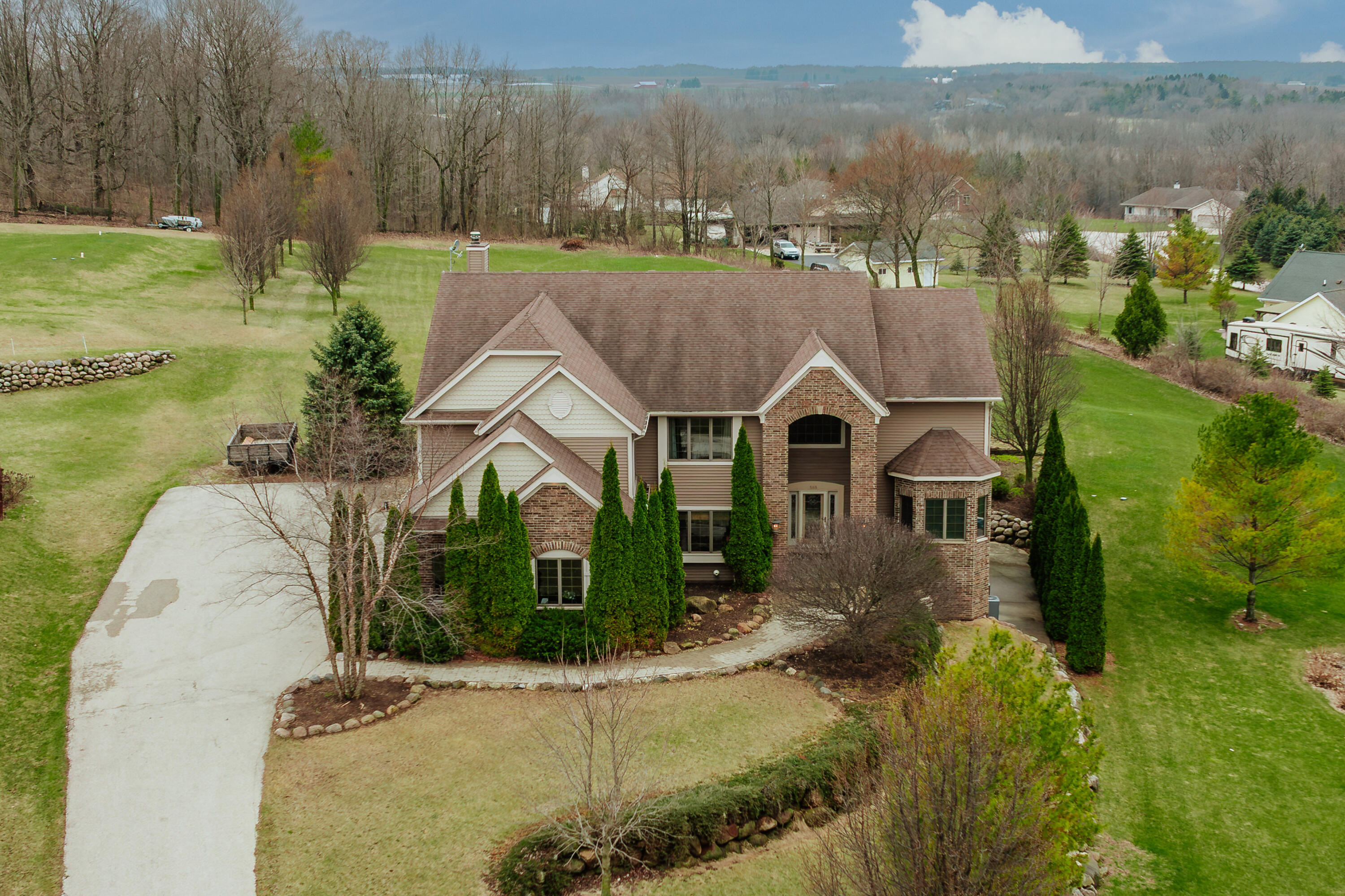 Farmington, Wisconsin 53021, United States, 5 Bedrooms Bedrooms, ,5 BathroomsBathrooms,Residential,Active,227836