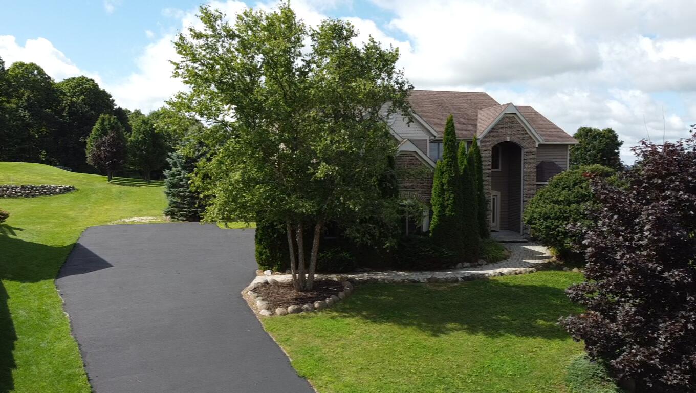 Farmington, Wisconsin 53021, United States, 5 Bedrooms Bedrooms, ,5 BathroomsBathrooms,Residential,Active,227836