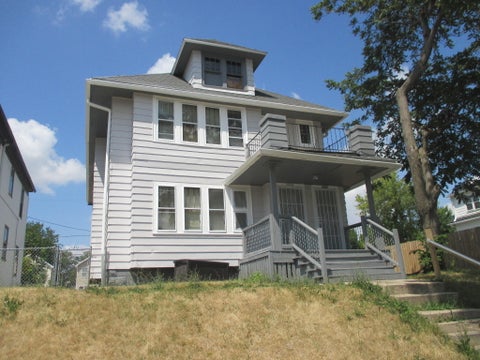 Photo of 1925 N 27th St, Milwaukee, WI 53208 (MLS # 1973340)