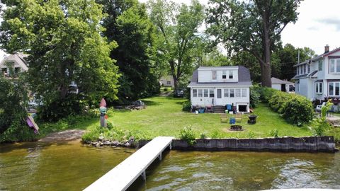 Photo of N28W26972 Woodland Dr, Pewaukee, WI 53072 (MLS # 1958201)