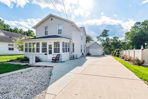 Photo of 320 N Jefferson St, Whitewater, WI 53190 (MLS # 1977355)