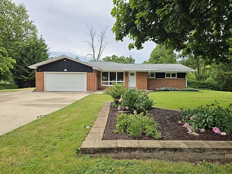 Photo of W136N7015 Claas Rd, Menomonee Falls, WI 53051 (MLS # 1967340)