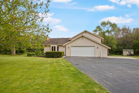 Photo of S92W35305 Barbary Ct, Eagle, WI 53119 (MLS # 1963247)