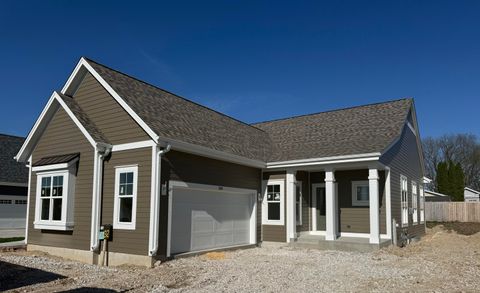 Photo of 369 Evergreen Ln, Pewaukee, WI 53072 (MLS # 1959635)