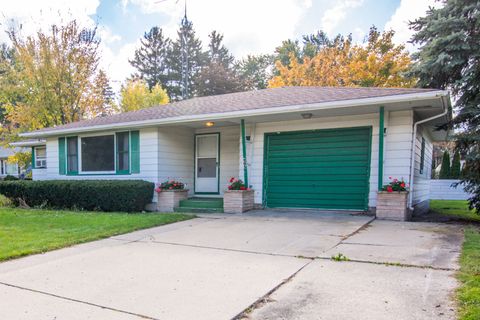 Photo of 205 E Spaulding St, Watertown, WI 53098 (MLS # 1941234)