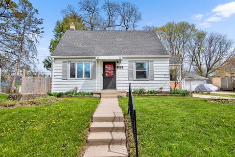 Photo of 5330 N 54th St, Milwaukee, WI 53218 (MLS # 1959453)