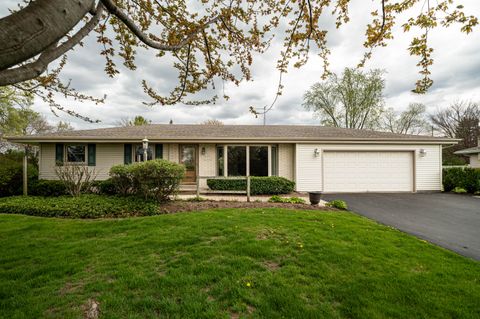 Photo of 21375 Birdseye Ln, Brookfield, WI 53186 (MLS # 1917637)