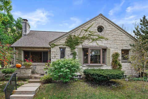 Photo of 5700 W Rita Dr, West Allis, WI 53219 (MLS # 1985276)
