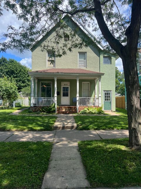 Photo of 1017 8th St S, La Crosse, WI 54601 (MLS # 1948218)